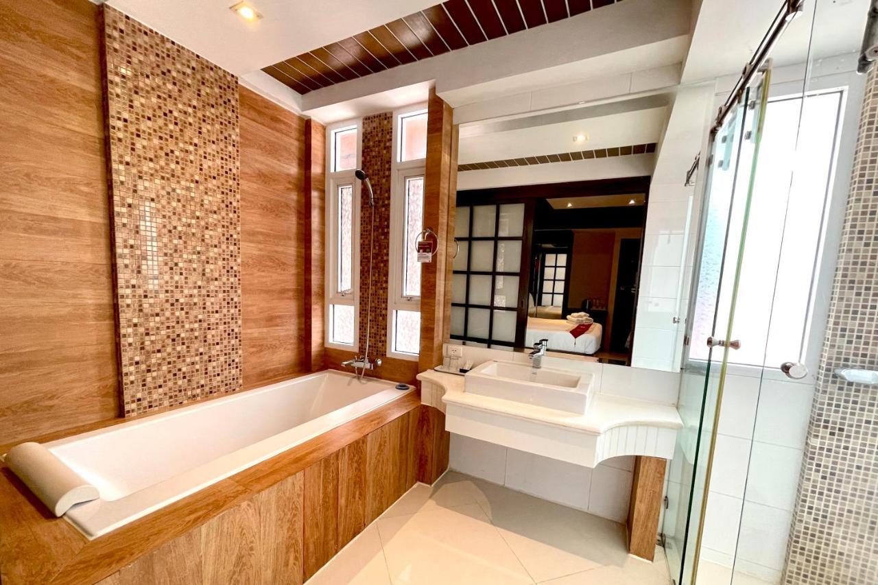 Rayaburi Hotel, Patong Екстериор снимка