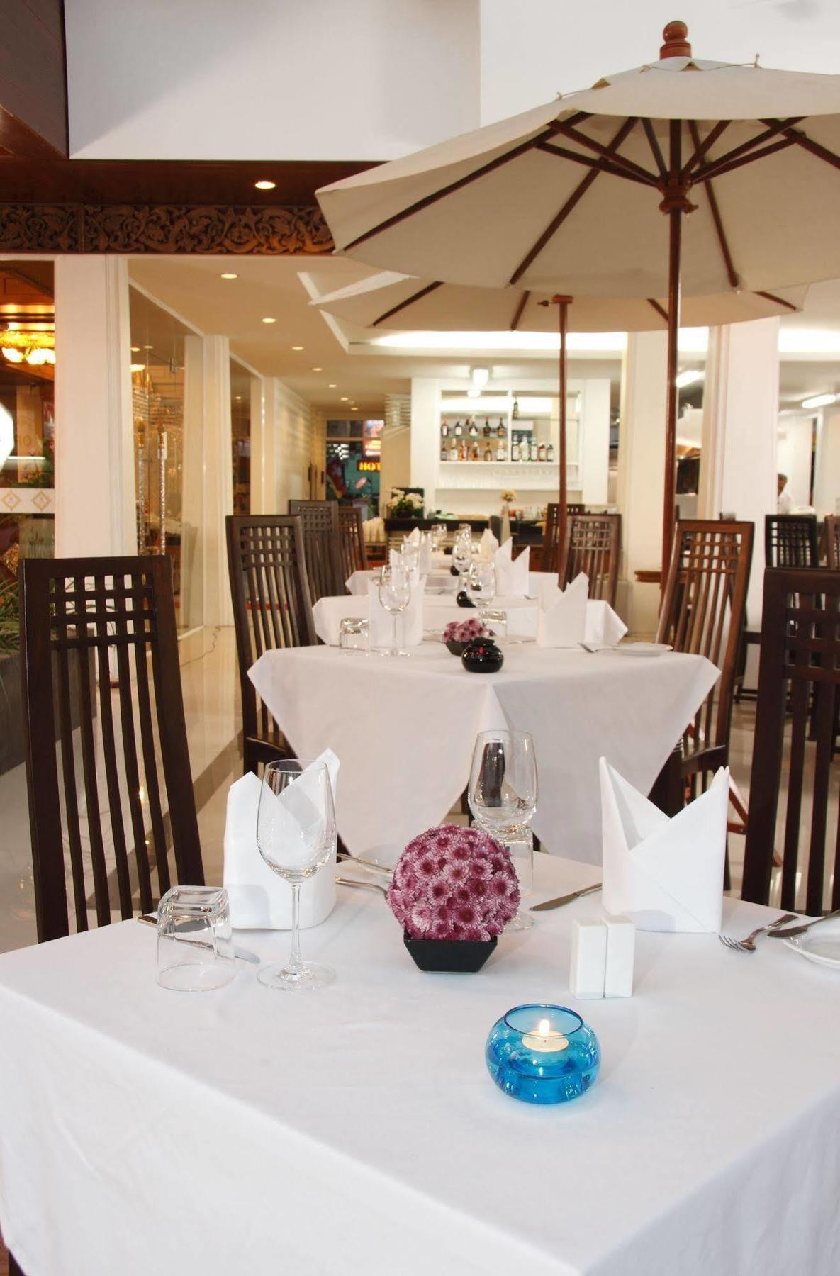 Rayaburi Hotel, Patong Екстериор снимка