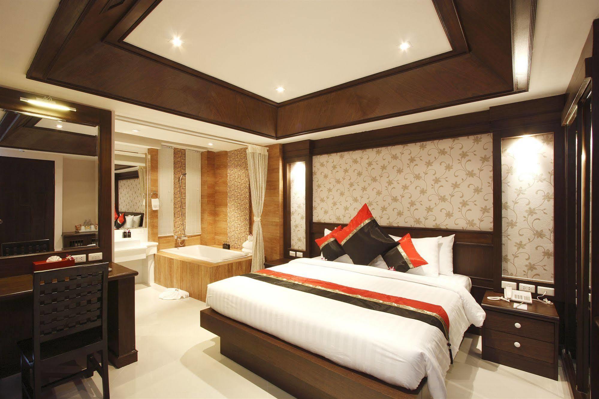 Rayaburi Hotel, Patong Екстериор снимка