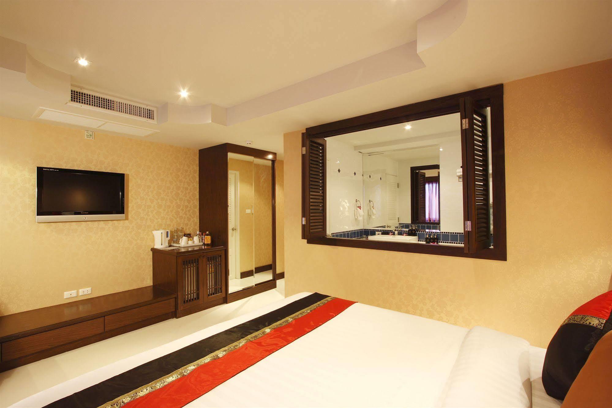 Rayaburi Hotel, Patong Екстериор снимка