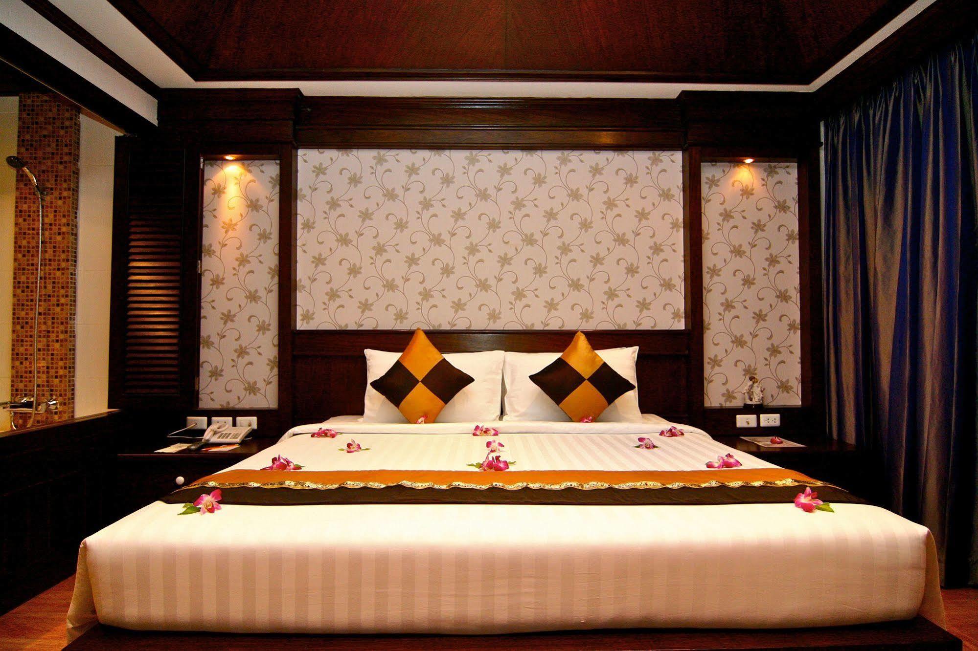 Rayaburi Hotel, Patong Екстериор снимка