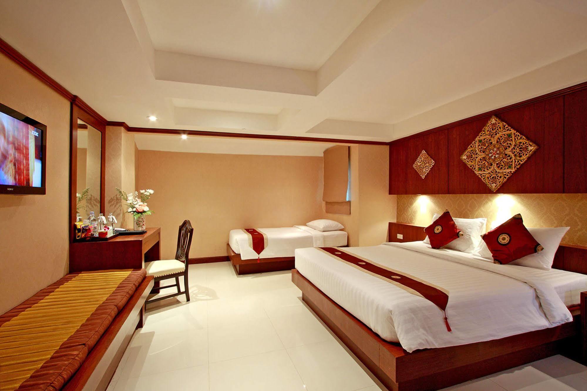 Rayaburi Hotel, Patong Екстериор снимка